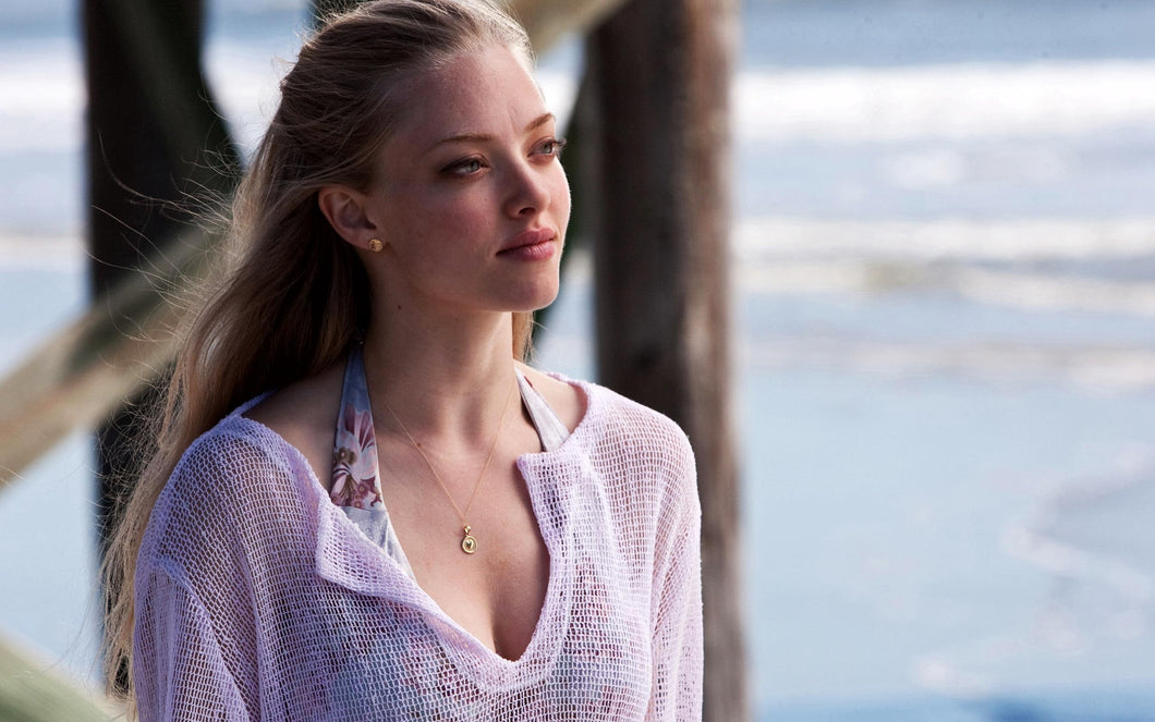 Amanda Seyfried signed Dear John Image #2 (8x10, 11x14)