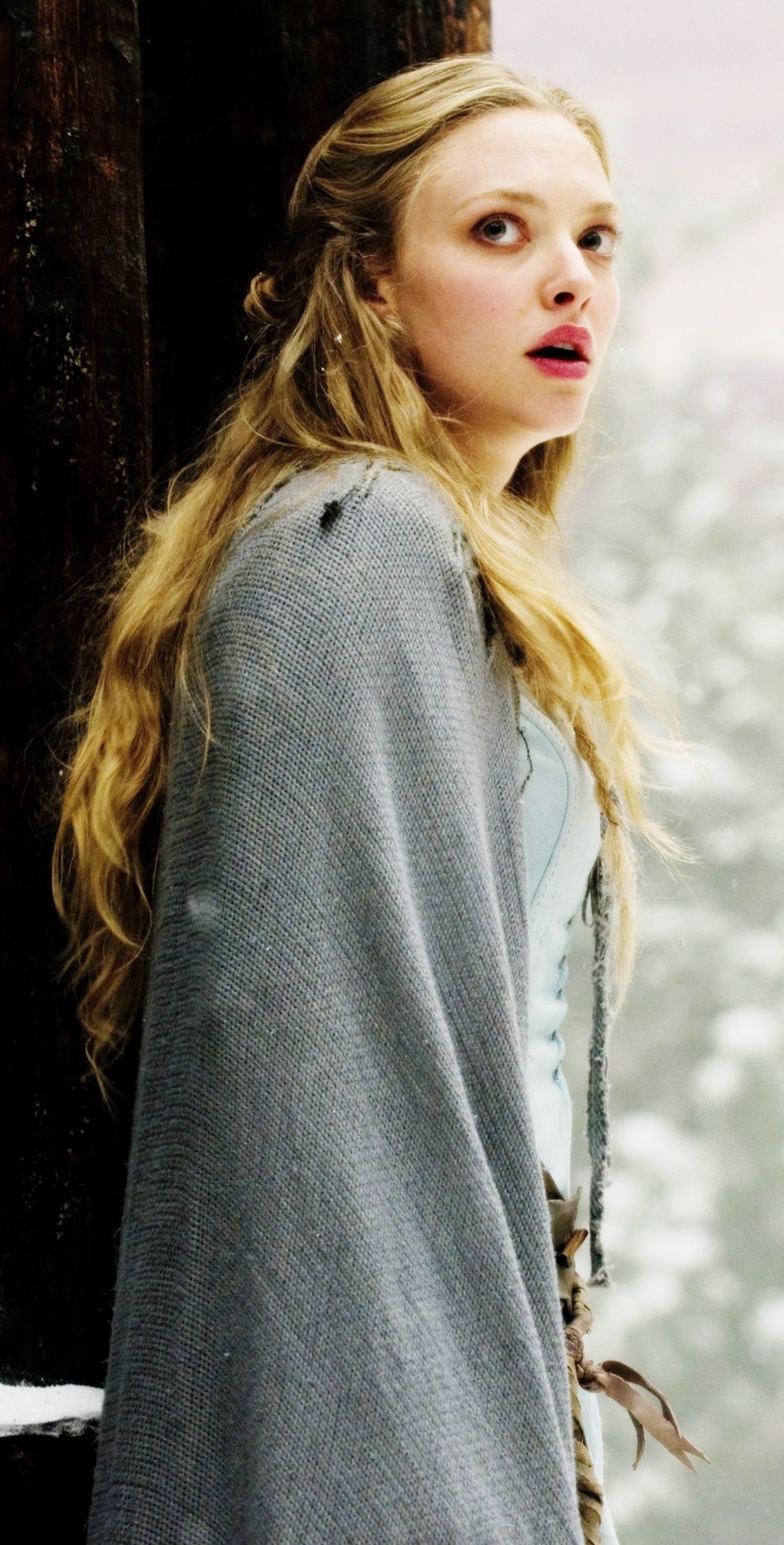 Amanda Seyfried signed Red Ridding Hood Image #5 (8x10, 11x17)