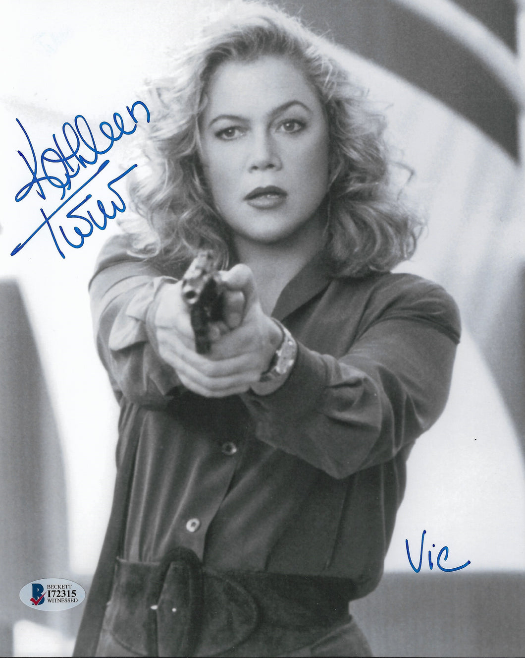Kathleen Turner signed 8x10 V.I. Warshawski photo inscribed 